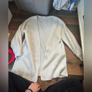 White Missguided long sleeve cardigan